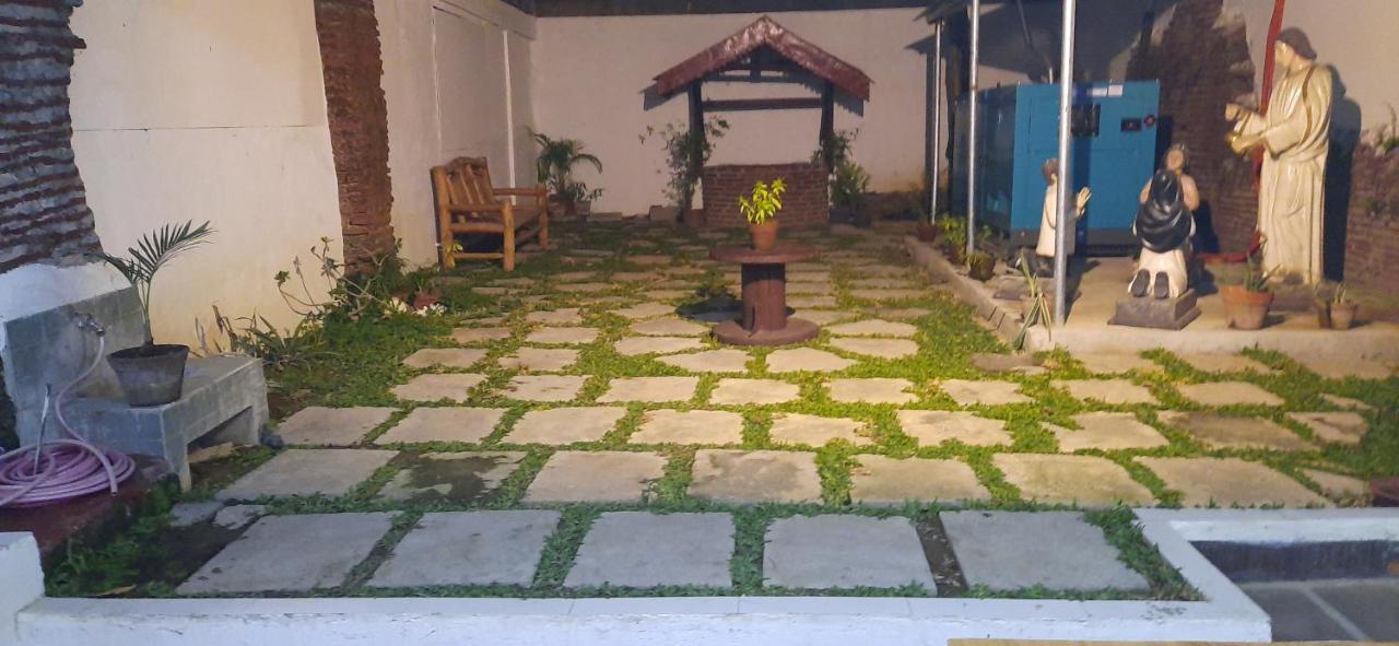 Escolta'S Homey Lodge Виган Экстерьер фото
